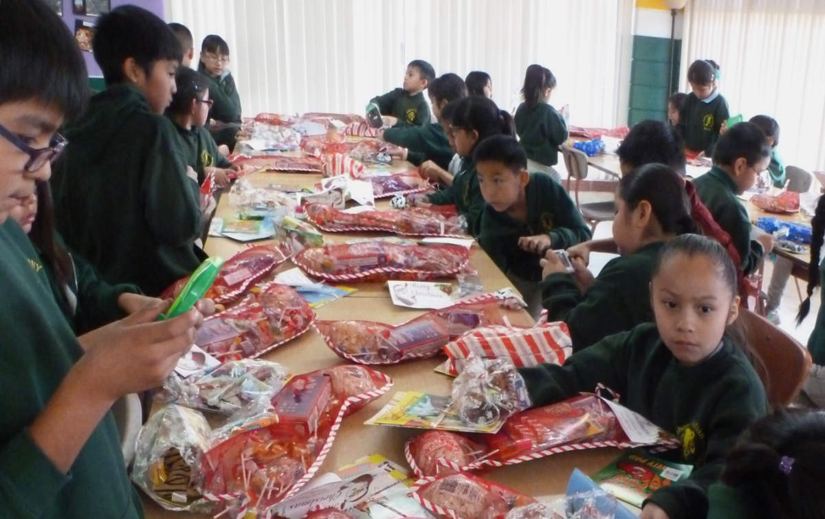 Zuni School Cafeteria Pre Covid